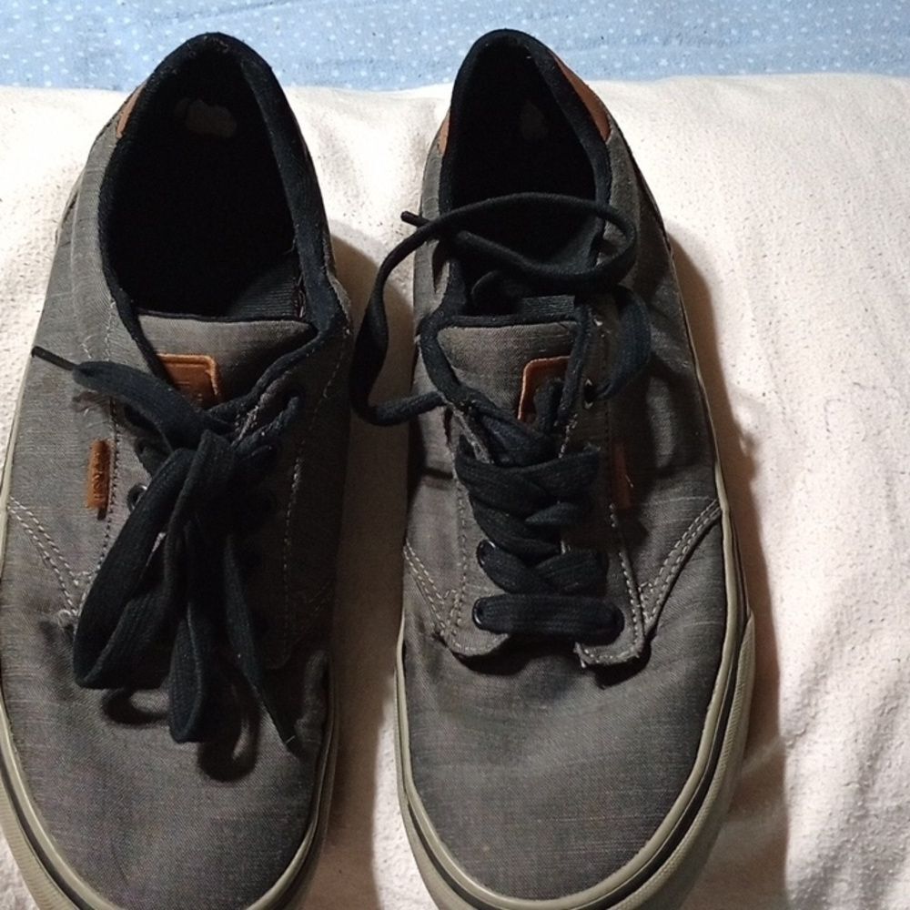 Vans men's shoes size 10 and 1/2